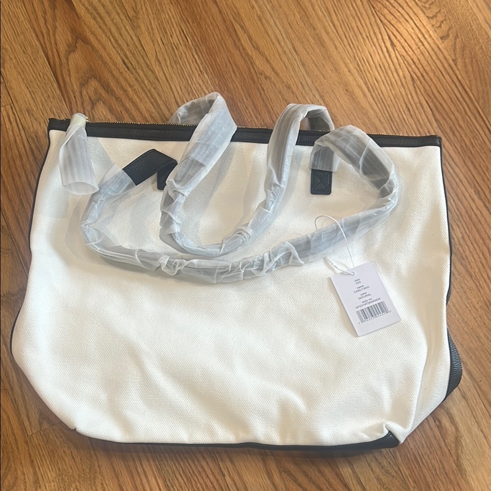 NWT Walter Baker White Tote Bag with Spacious Design